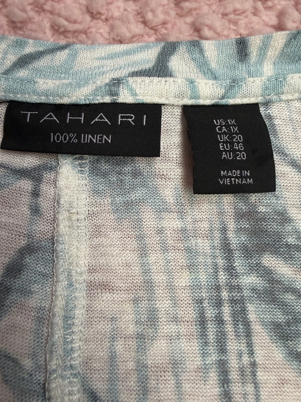 Tahari Light Blue and White Leaf-Print 100% Linen Top- Size 1X - Picture 7 of 8